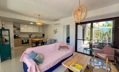 Herverkoop - Herenhuis -
Algorfa