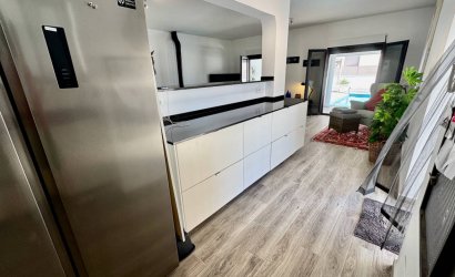 Herverkoop - Villa -
Punta Prima