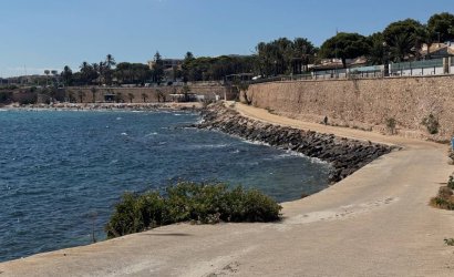 Herverkoop - Villa -
Punta Prima