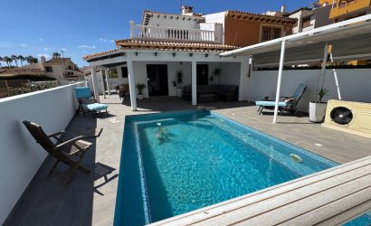 Herverkoop - Villa -
Punta Prima