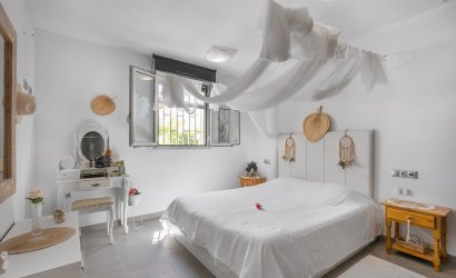 Herverkoop - Apartment -
La Mata - Playa