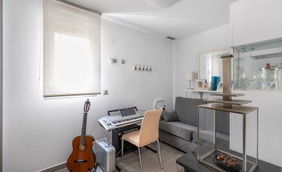 Herverkoop - Apartment -
La Mata - Playa