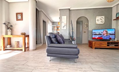 Resale - Villa -
Orihuela Costa - La Zenia