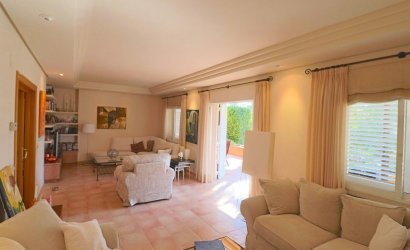 Resale - Villa -
Benidorm - Coblanca
