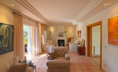 Resale - Villa -
Benidorm - Coblanca