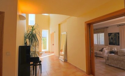 Resale - Villa -
Benidorm - Coblanca