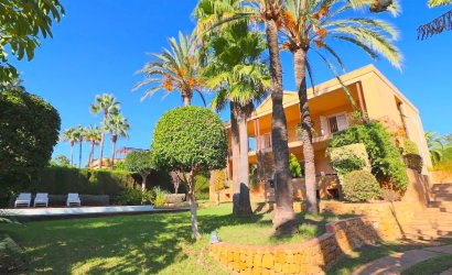 Resale - Villa -
Benidorm - Coblanca