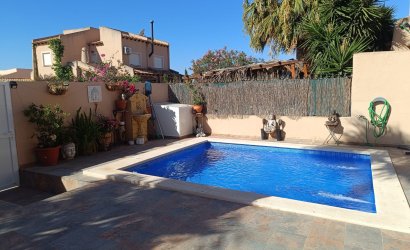 Resale - Townhouse -
Fortuna