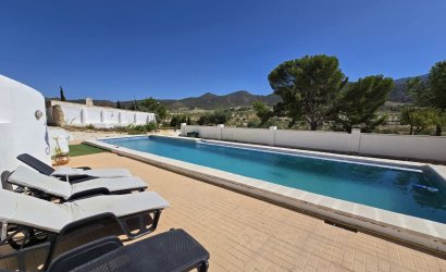 Resale - Country House -
La Zarza