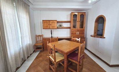 Herverkoop - Herenhuis -
Los Alcazares