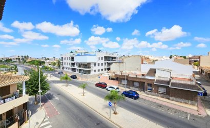 Herverkoop - Herenhuis -
Los Alcazares