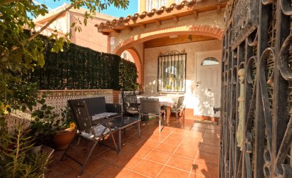 Resale - Townhouse -
Torrevieja - El Acequión - Los Náufragos