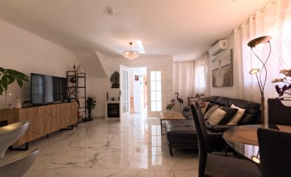 Resale - Townhouse -
Torrevieja - El Acequión - Los Náufragos