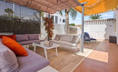 Herverkoop - Villa -
Torre de la Horadada - Pueblo Latino