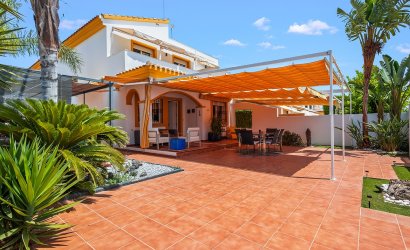 Herverkoop - Villa -
Torre de la Horadada - Pueblo Latino