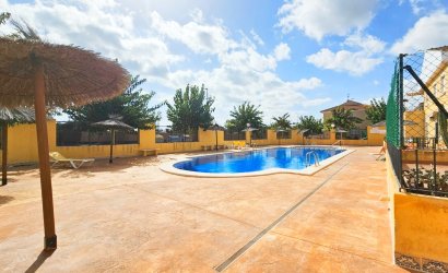 Herverkoop - Herenhuis -
Los Alcazares