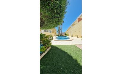 Herverkoop - Herenhuis -
Orihuela Costa - Villamartín