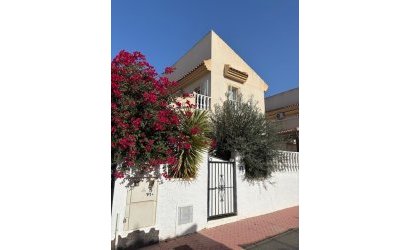 Herverkoop - Villa -
Ciudad Quesada - Airstrip