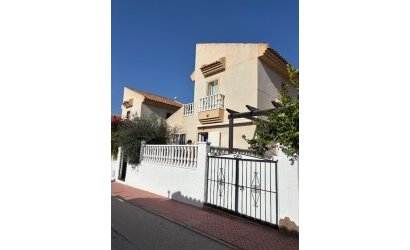 Herverkoop - Villa -
Ciudad Quesada - Airstrip