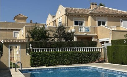 Herverkoop - Villa -
Torrevieja