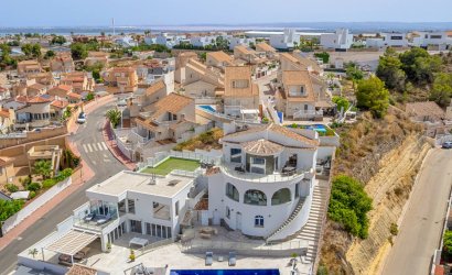 Resale - Villa -
Ciudad Quesada