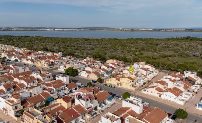 Herverkoop - Terraced house / Townhouse -
Torrevieja - La Siesta