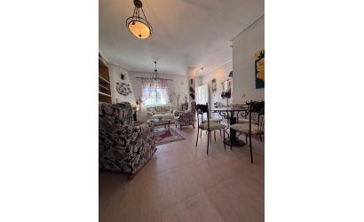 Herverkoop - Town House -
Villamartin - Orihuela Costa