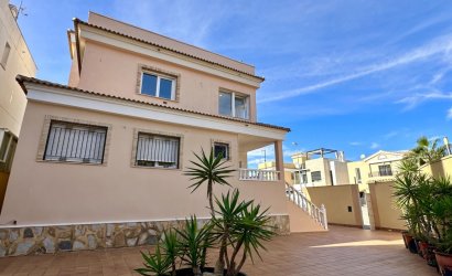 Herverkoop - Detached Villa -
Orihuela Costa - Villamartín