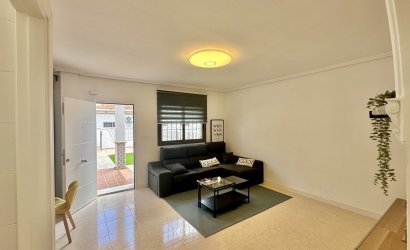 Reventa - Adosado -
San Miguel de Salinas