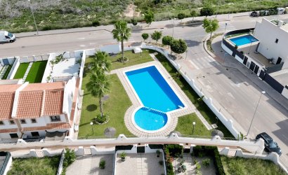 Reventa - Adosado -
San Miguel de Salinas