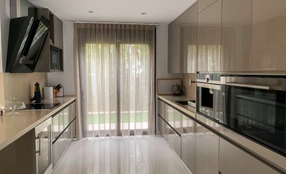 Herverkoop - Villa -
Orihuela Costa - Campoamor