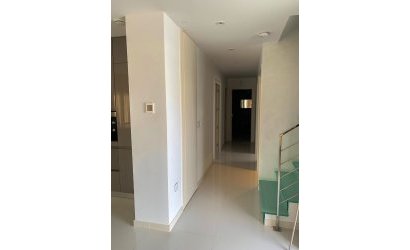 Herverkoop - Villa -
Orihuela Costa - Campoamor