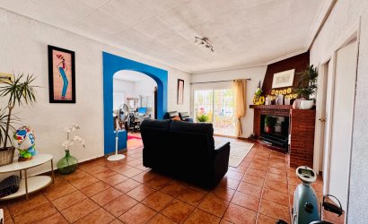 Resale - Villa -
Aspe