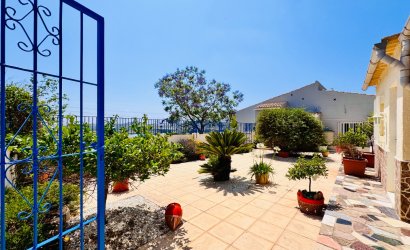 Resale - Villa -
Aspe