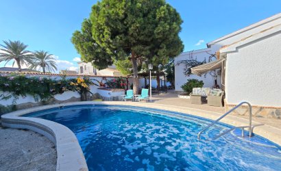 Herverkoop - Villa * -
Orihuela Costa - Cabo Roig *