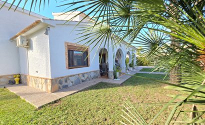 Herverkoop - Villa * -
Orihuela Costa - Cabo Roig *