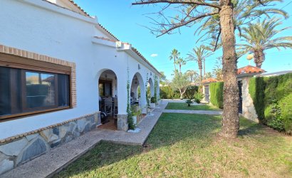 Herverkoop - Villa * -
Orihuela Costa - Cabo Roig *