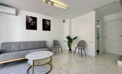 Herverkoop - Herenhuis -
Torrevieja - Los Balcones