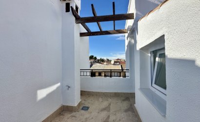 Herverkoop - Herenhuis -
Torrevieja - Los Balcones