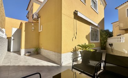 Resale - Townhouse -
Orihuela Costa - La Florida