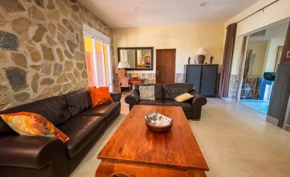 Resale - Villa -
Elche - Las Bayas