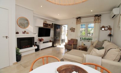 Herverkoop - Herenhuis -
Villamartín - Las Violetas