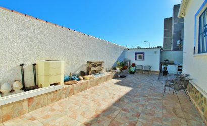 Resale - Villa -
Torrevieja - El Chaparral