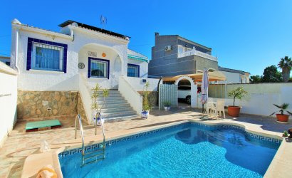 Resale - Villa -
Torrevieja - El Chaparral