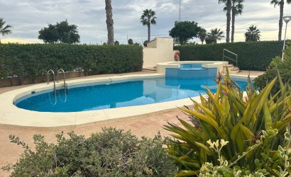 Herverkoop - Herenhuis -
Guardamar del Segura - El Raso