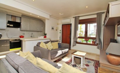 Herverkoop - Herenhuis -
Villamartín - PAU 8