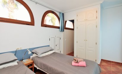 Herverkoop - Herenhuis -
Villamartín - PAU 8