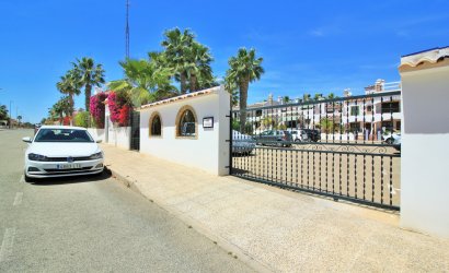 Herverkoop - Herenhuis -
Villamartín - PAU 8