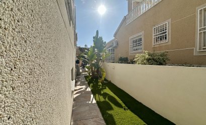 Resale - Villa -
Orihuela Costa - Los Altos