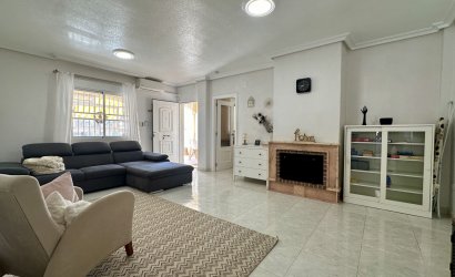 Resale - Villa -
Orihuela Costa - Los Altos